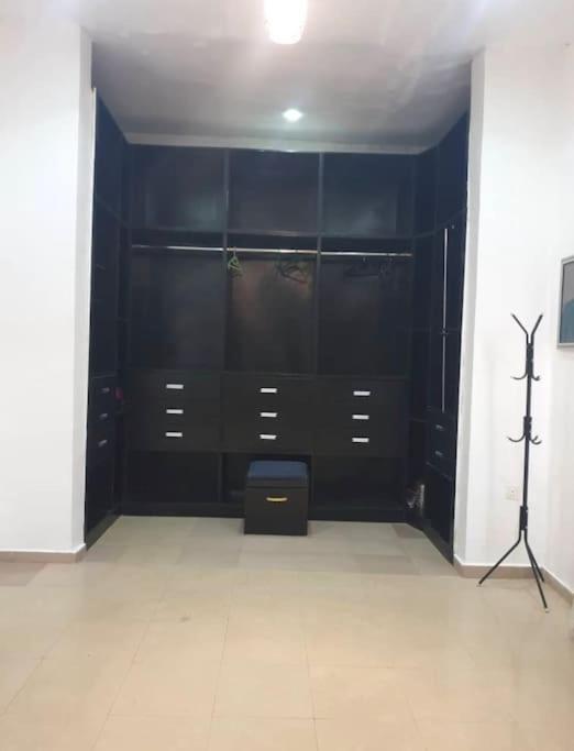 Stylish House With Free Parking And Outdoor Pool Villa Abuja Exteriör bild