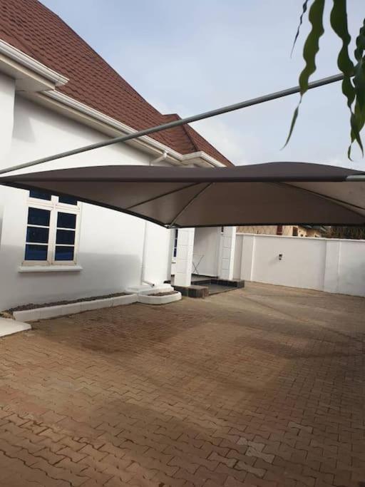Stylish House With Free Parking And Outdoor Pool Villa Abuja Exteriör bild