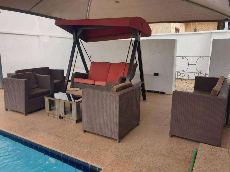 Stylish House With Free Parking And Outdoor Pool Villa Abuja Exteriör bild