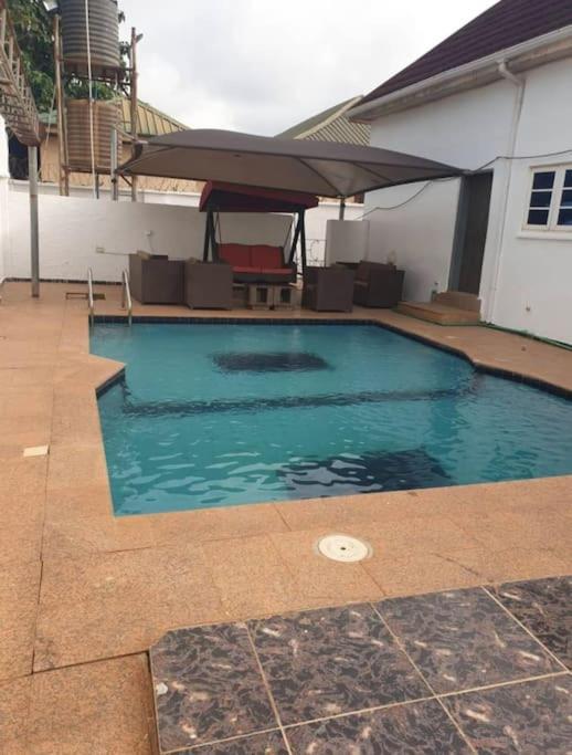 Stylish House With Free Parking And Outdoor Pool Villa Abuja Exteriör bild